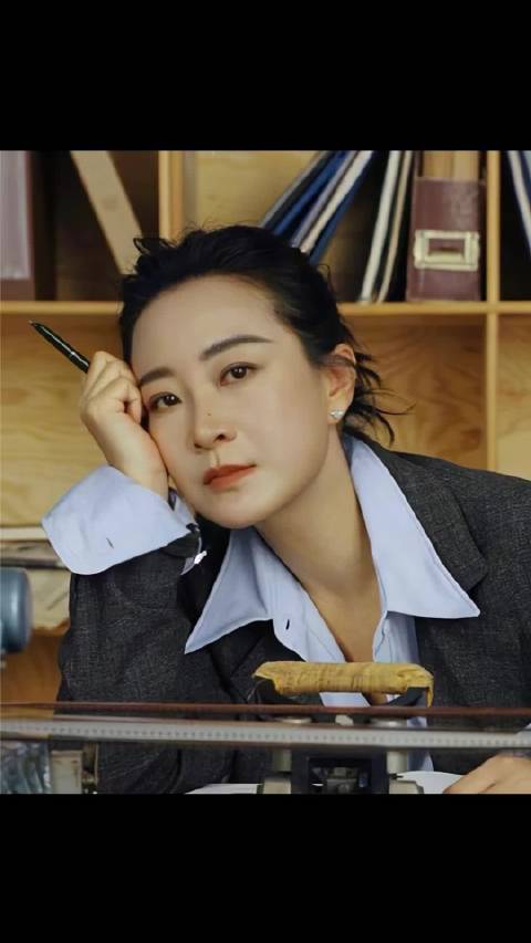 不知道为什么感觉有点贴姐姐