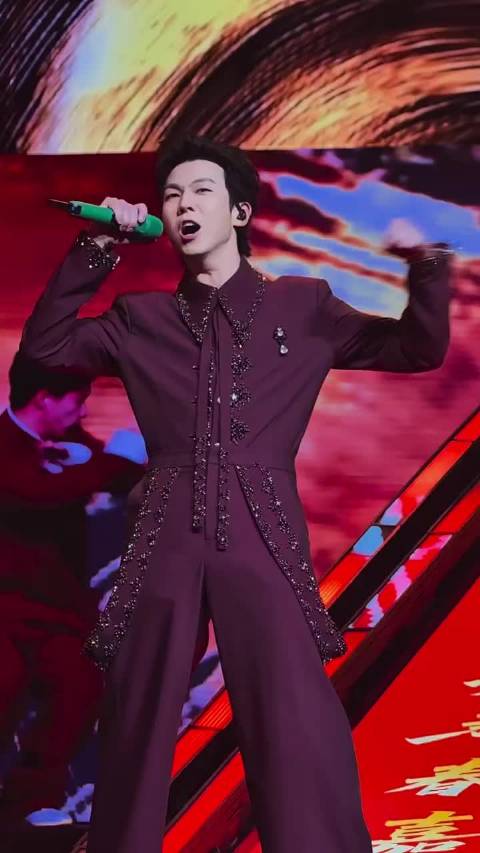 白举纲全开麦献唱醉拳震撼全场，成龙现场见证高能舞台