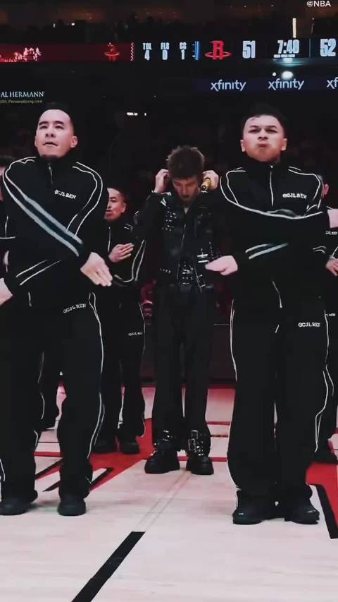 任嘉伦NBA新春夜双曲连唱首秀直拍曝光