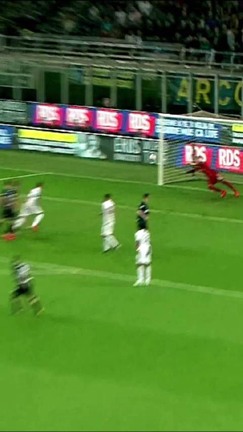 经典回顾 纳英戈兰这一记天外飞仙，是多少人的青春回忆？