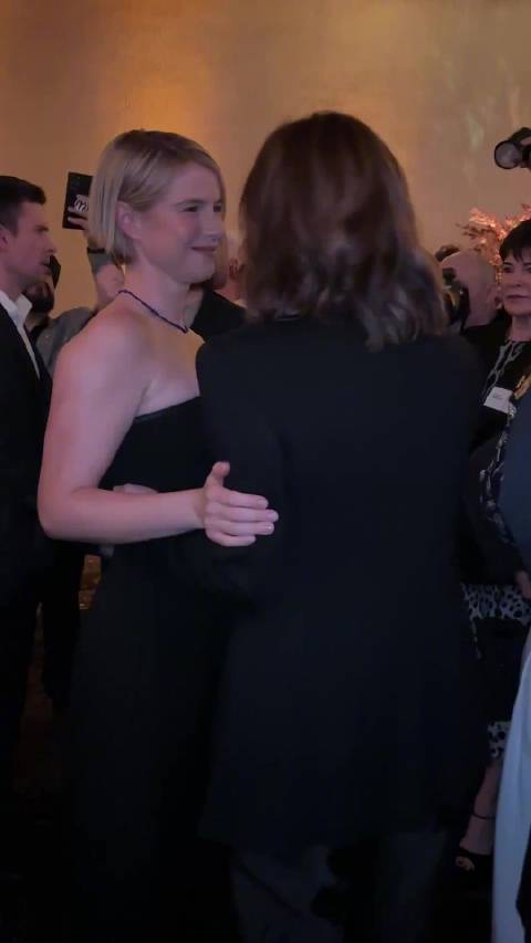 奥斯卡提名午宴，影后最有力的两位竞争者，杰西·巴克利与萝丝·拜恩