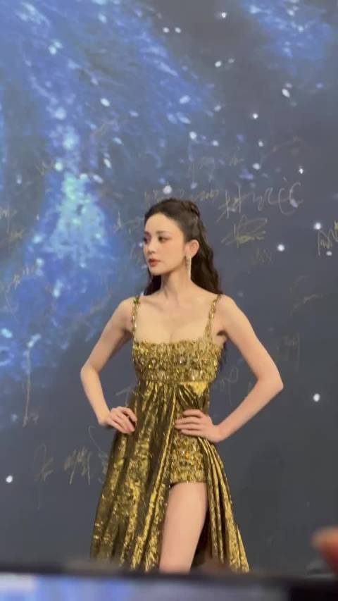 娜扎长得好看 说话温柔