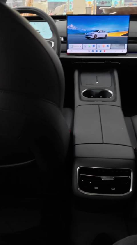 eπ007后排机械门拉手紧急情况开启困难