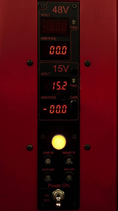 在巴林，在赛道 这一抹红色无处不在