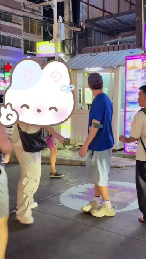 网友泰国偶遇马天宇，素颜出镜脸部泛红疑晒伤