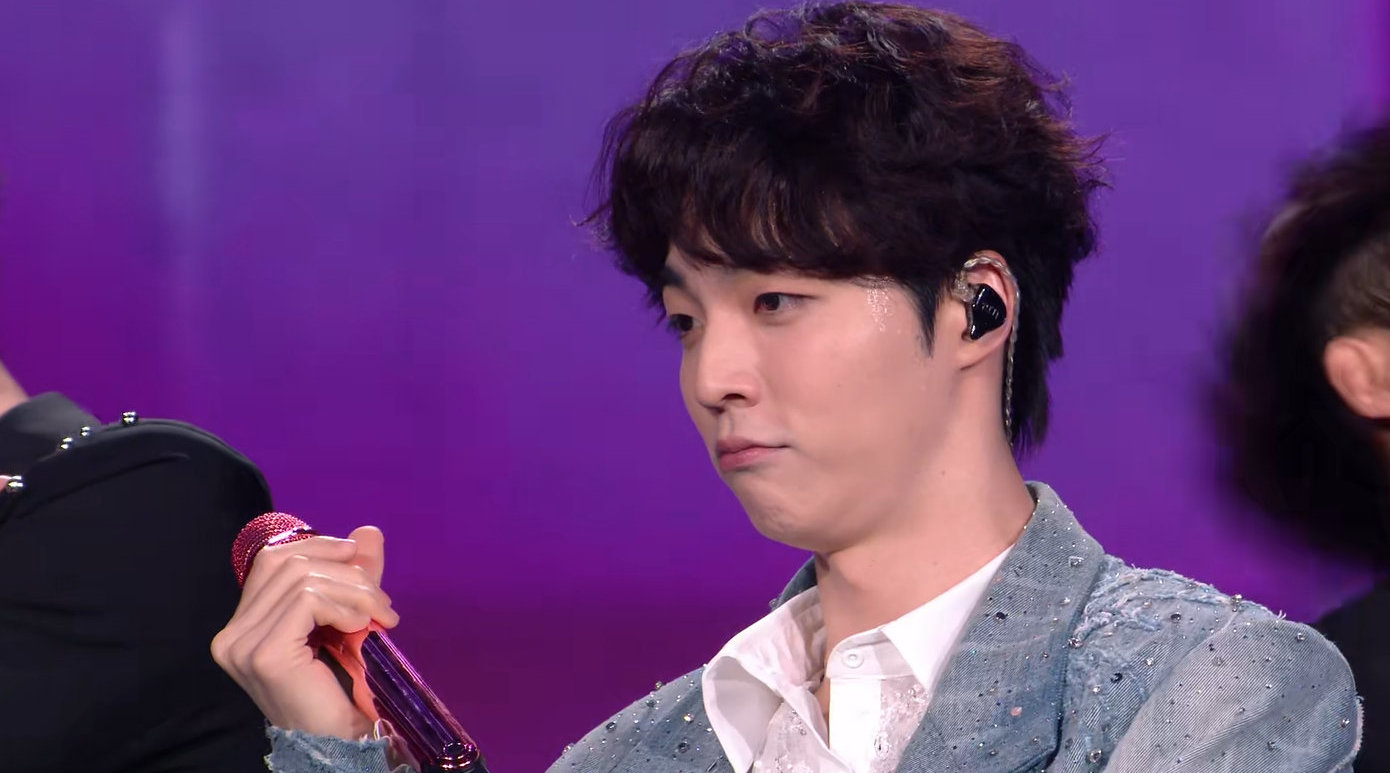 陈立农马年星晚献唱《身骑白马+我爱你呢》舞台！好听！