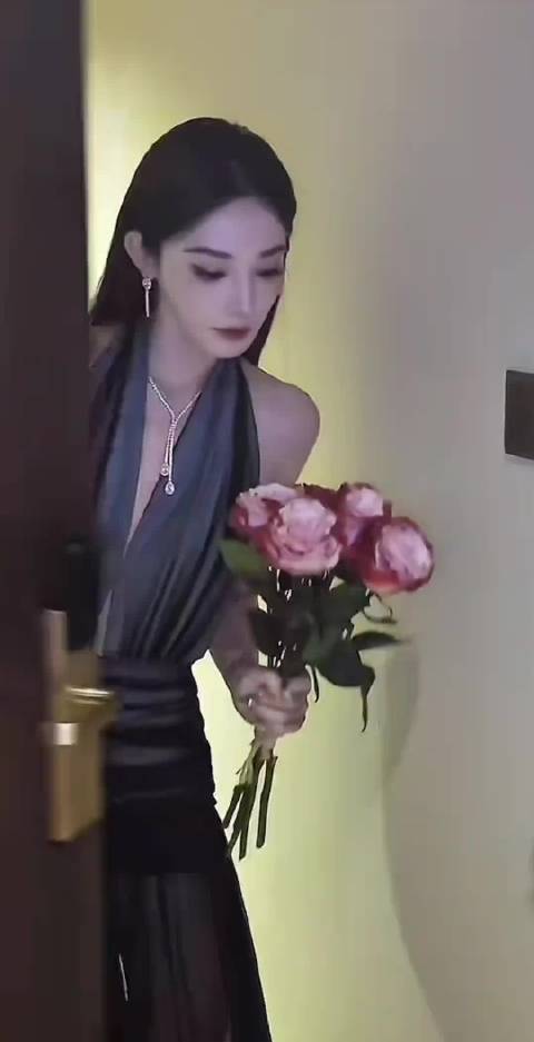 姐姐的腰不是腰，夺命三郎的弯刀，彭小苒