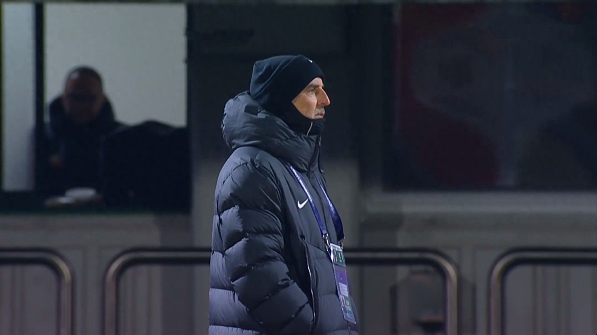 0-0，上海海港提前被淘汰，3大新援完成首秀 让克劳德踢后卫像战神