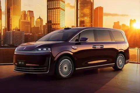 奇瑞和华为联合打造的智界 V9 MPV展现豪华内饰