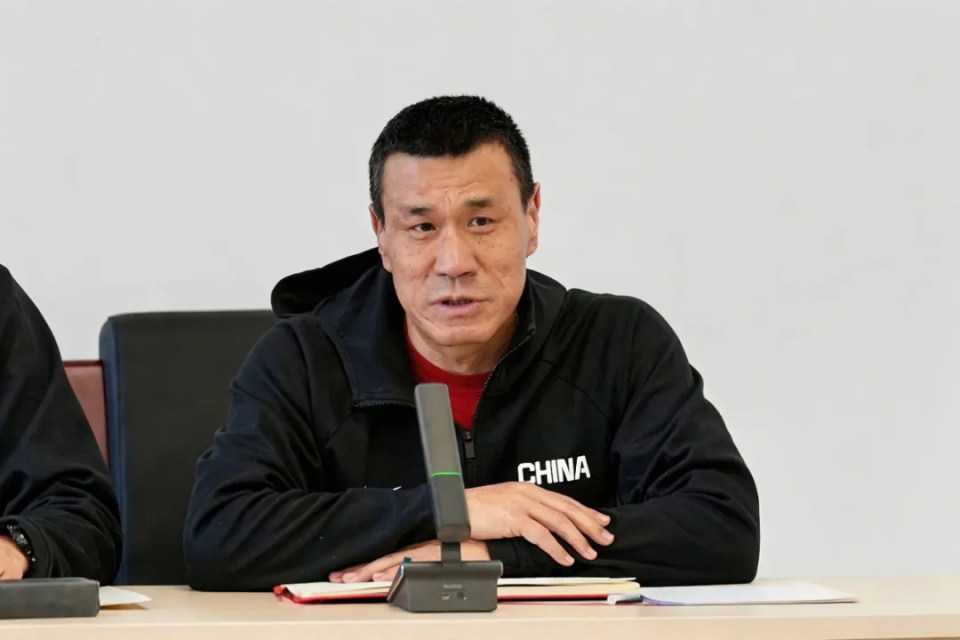 中国男篮领队：第一窗口期轻敌思想普遍存在 竞争氛围和凝聚力未达标