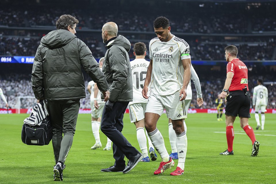 皇马遭打击！中场核心预计伤缺两个月，怎么办？