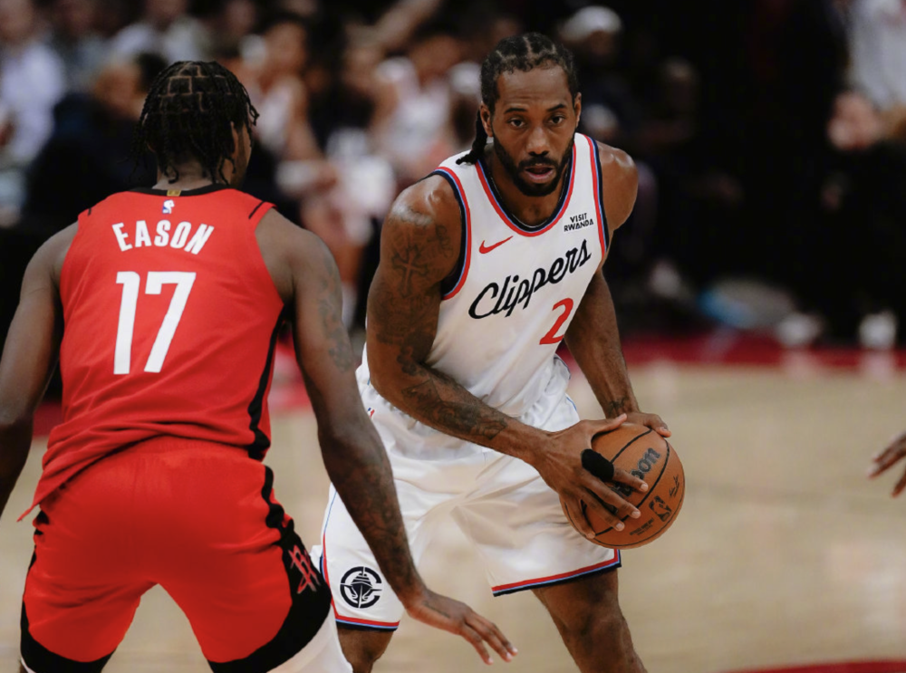 莱昂纳德24+8遭火箭双杀！末节4中0提前投降 正负值-16全场垫底