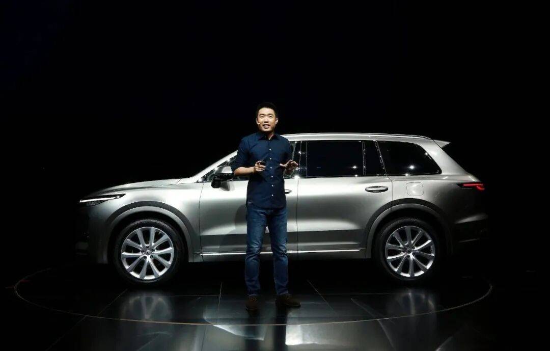 李想官宣理想战略大转弯:全新L9不是车，是具身智能机器人的开山之作