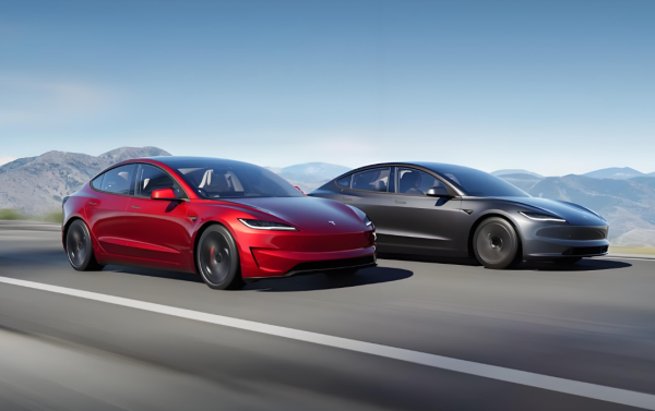 Model Y打破了百年汽车工业对内饰的固有认知