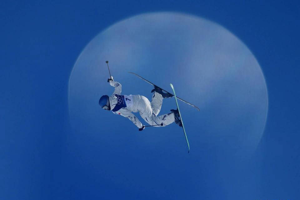 4年两度逆风翻盘!谷爱凌凭借坚强心态从126分到8658分再摘银牌