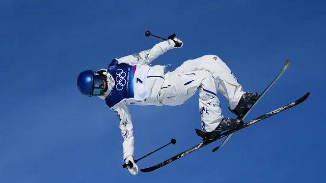 冬奥会运动员年收入排名出炉:谷爱凌2300万美元居首位,参赛获奖金仅约10万美元,其余收入主要来自商业代言和杂志模特工作