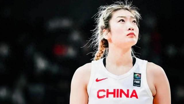 两届世界杯，李梦如何从角色球员变身核心，撑起女篮荣耀？