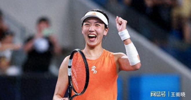 王欣瑜0-2不敌莱巴金娜，无缘16强，中国金花仅剩郑钦文