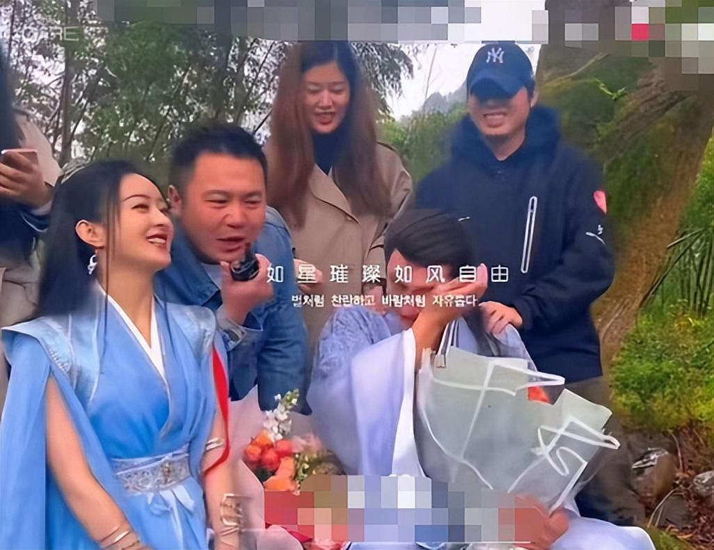 《与凤行》杀青上热搜,赵丽颖林更新晒照片,网友:神颜