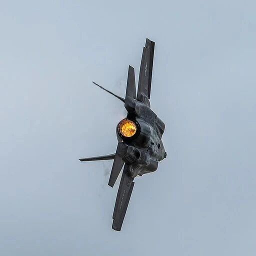 美英联合演习，模拟对抗中国战机