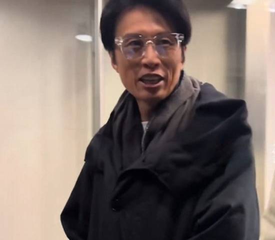 黄子华称到死都不用老年卡 调侃怕遇吴镇宇同款尴尬