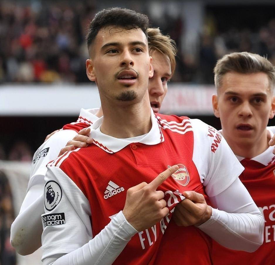 补强左路!巴萨5000万欧锁定枪手飞翼,马丁内利或成拉菲尼亚替代者