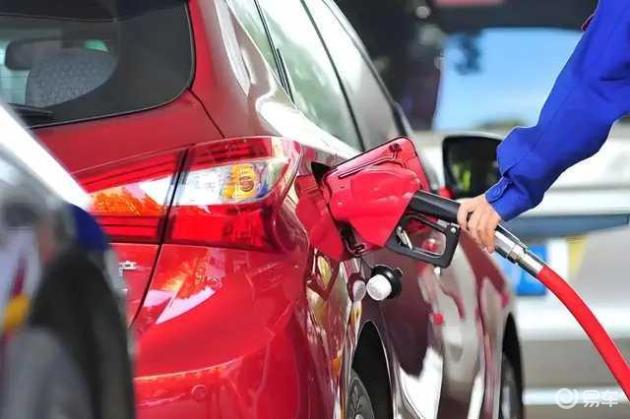 20万购车，特斯拉VS国产高配，修车师傅教你选车秘籍