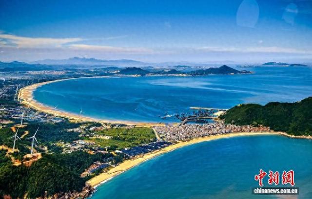 福建漳州市东山县陈城镇澳角村三面环海，被誉为“行走在大海上的村庄”。东山县陈城镇人民政府 供图