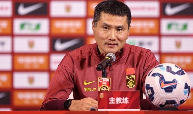 记者：国足主帅邵佳一现场观战申花vs町田，但国脚几无出场