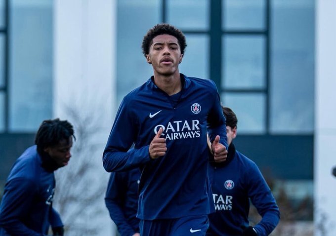 罗马诺:勒沃库森有意18岁后卫卡马拉,已与大巴黎开启谈判