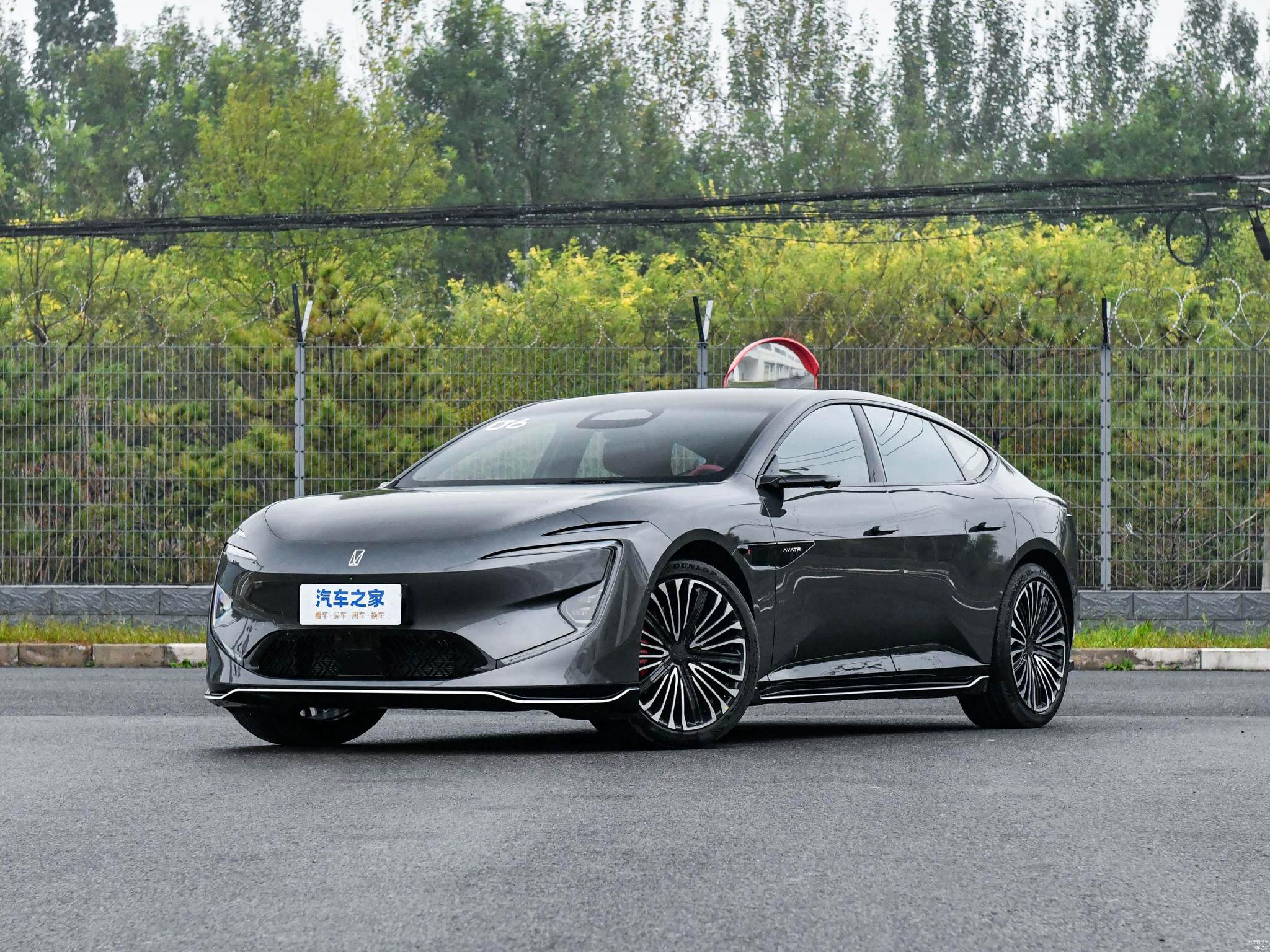 2026款阿维塔12全面升级,标配四颗激光雷达,指导价26.99万元起