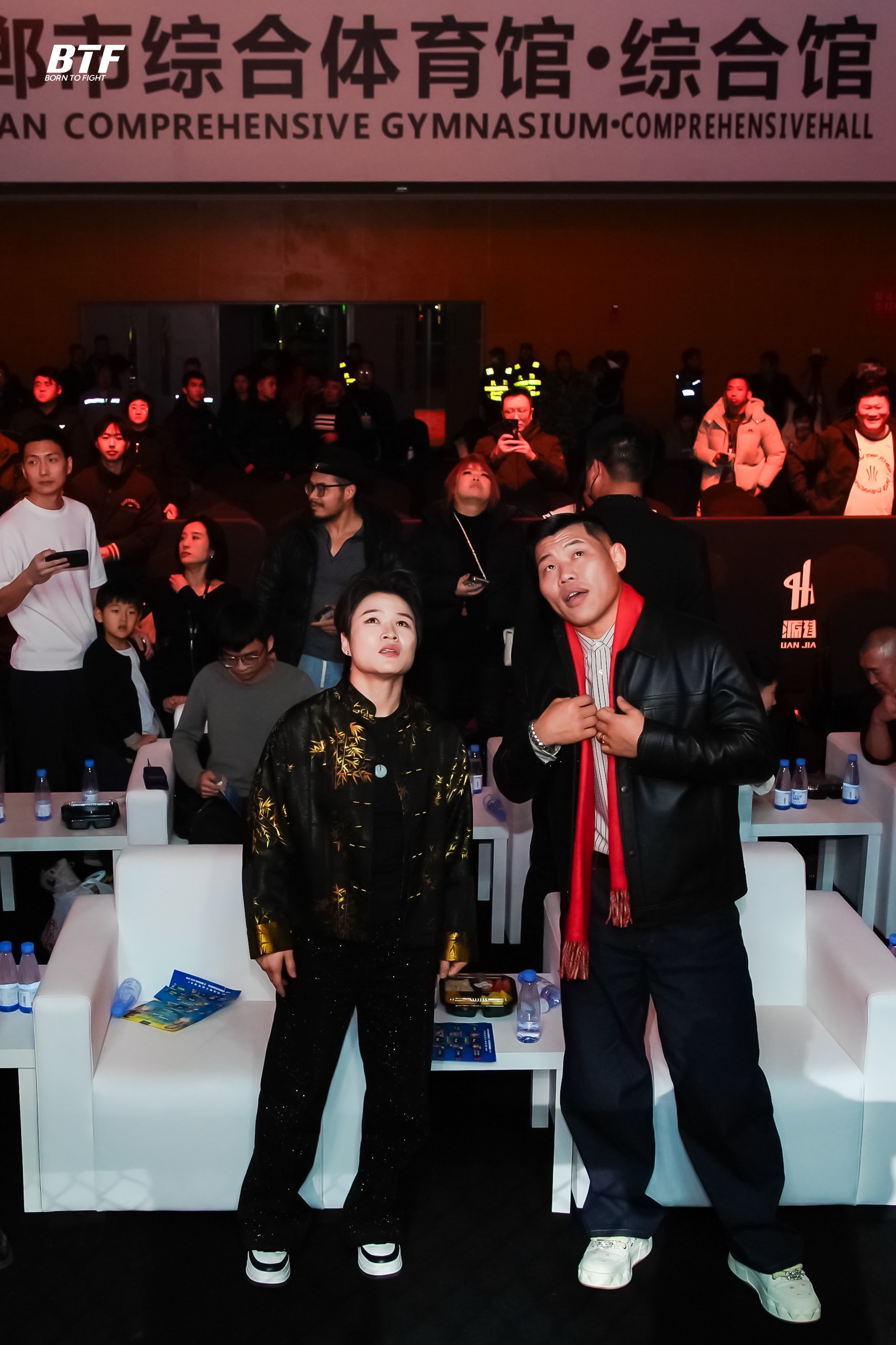 張偉麗與李景亮在比賽現場。受訪者供圖