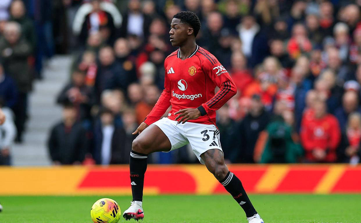 2-0完胜!曼联时隔三年复仇热刺,积分紧追曼城,争冠希望重燃