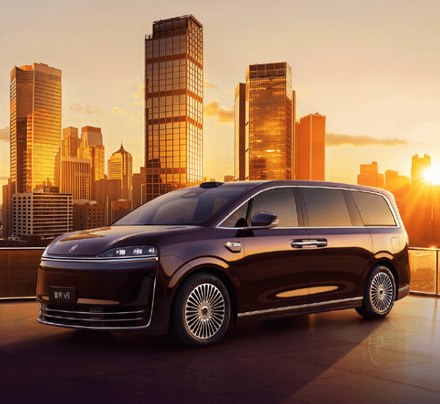 华为余承东：“旗舰大作”智界V9今年春天见