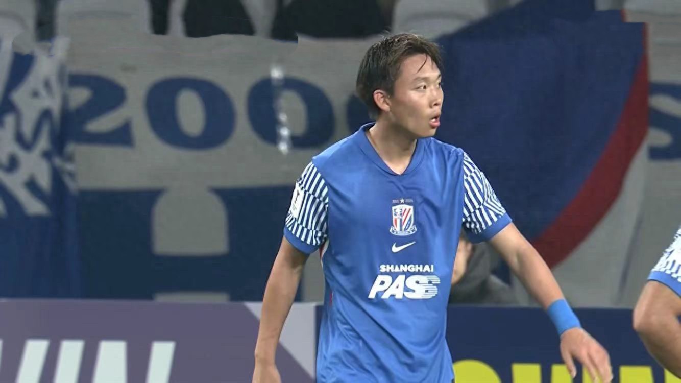 薛庆浩又脱手，申花头重脚轻成隐患 变阵特10不会踢了 中场一盘散沙