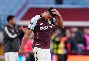 埃梅里:沃特金斯一直受膝伤困扰,他需要休息来缓解疼痛