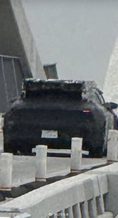 特斯拉工厂流出神秘SUV谍照,廉价版Model　Y真要来了?_汽车