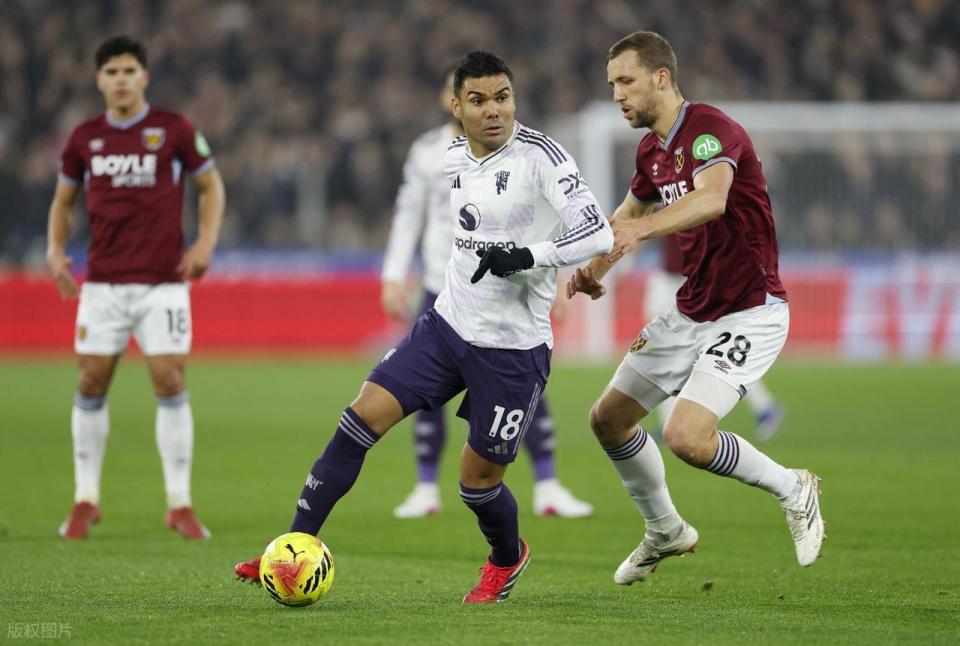 随着曼联1-1，切尔西2-2，热刺1-2，英超最新积分榜出炉