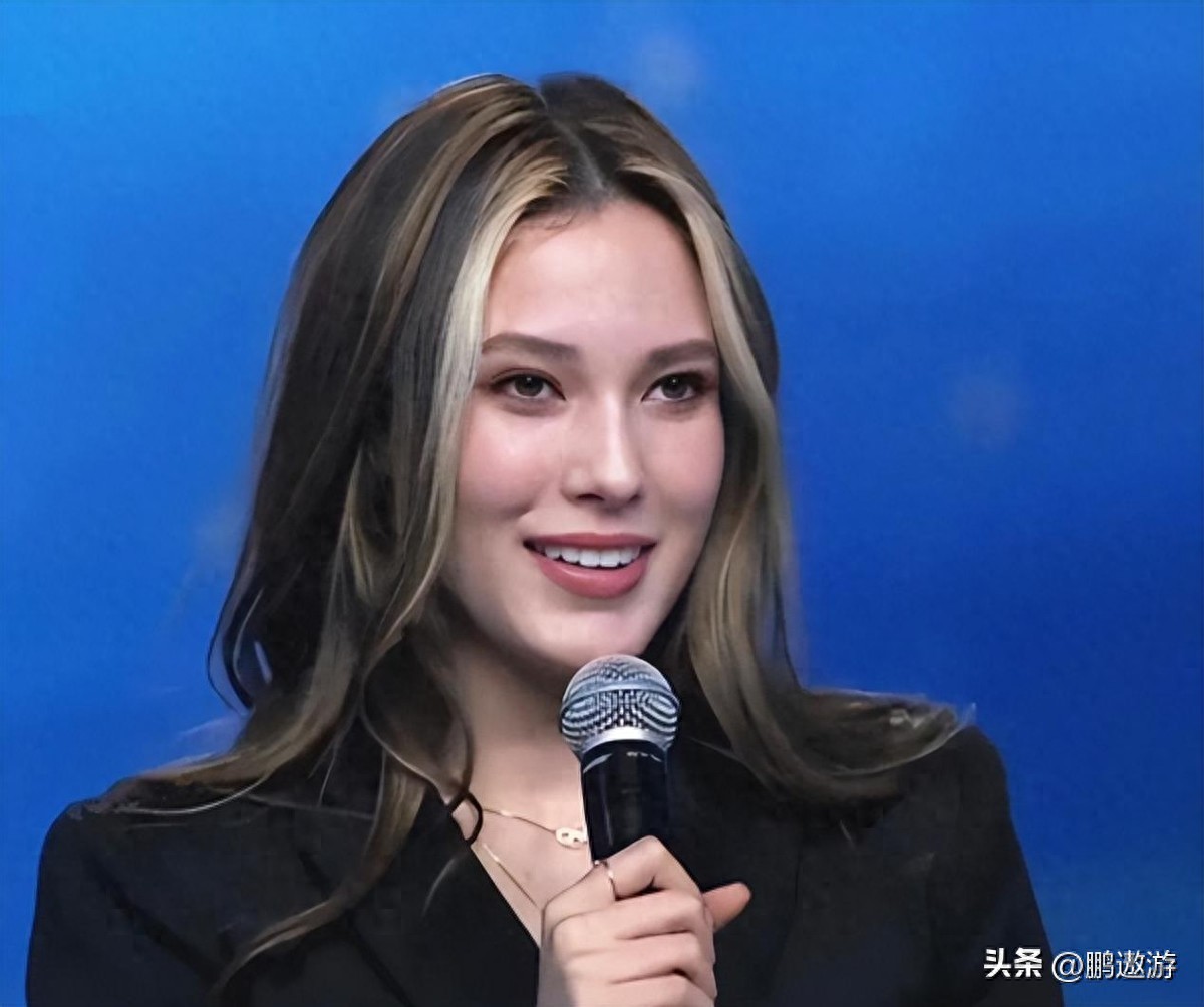 外媒对谷爱凌的称呼变了，两字之差释放强烈信号，邓亚萍没说错