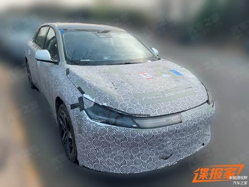 2025年下半年发布!极狐全新轿车的谍照曝光