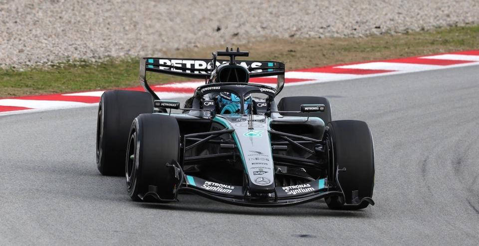 F1闭门测试第三天成绩揭晓:迈凯伦亮相,梅奔表现出色