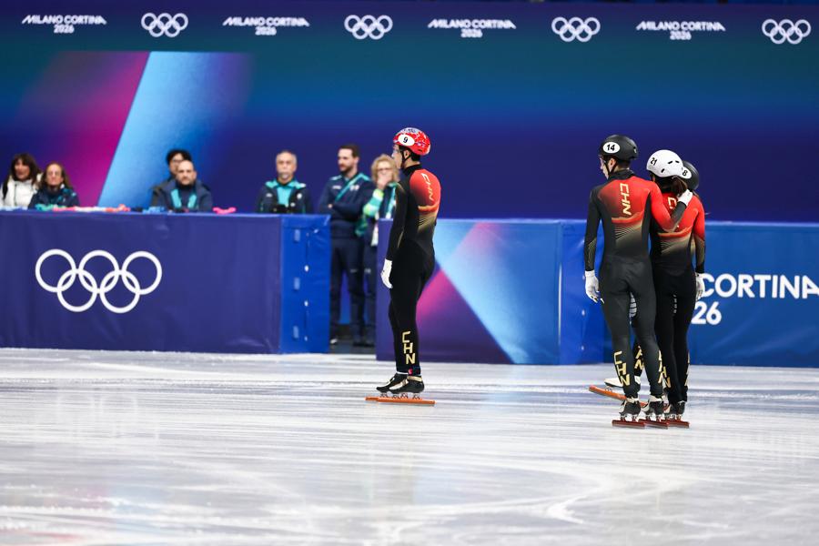 短道速滑首金诞生!东道主意大利夺冠!中国短道队遗憾失误,无缘奖牌!