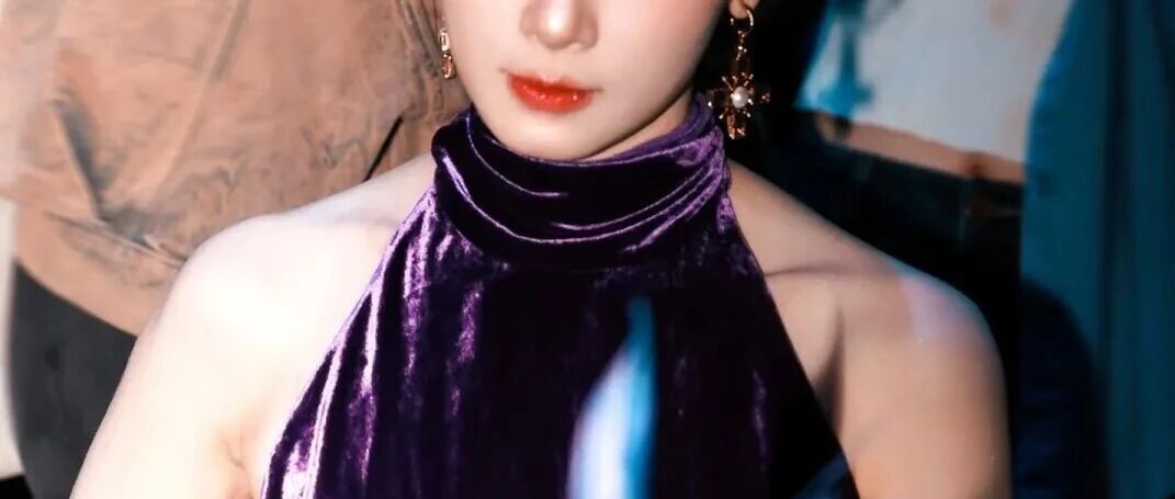 敢让辛芷蕾亲她的脚？？一夜老了10岁，反而美到全网追着她喊妈妈...