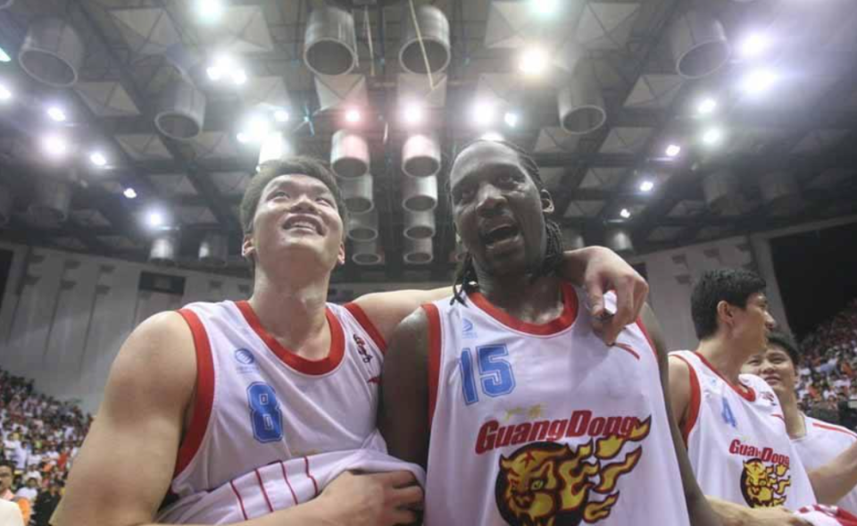 朱芳雨谈广东昔日大神：从最开始抗拒白酒 到后面举杯就干