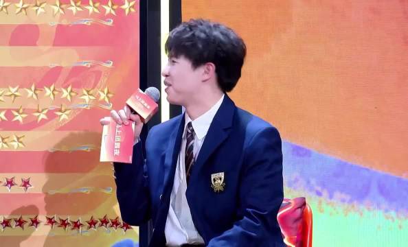 杨幂晒新年祝福视频引网友猜测