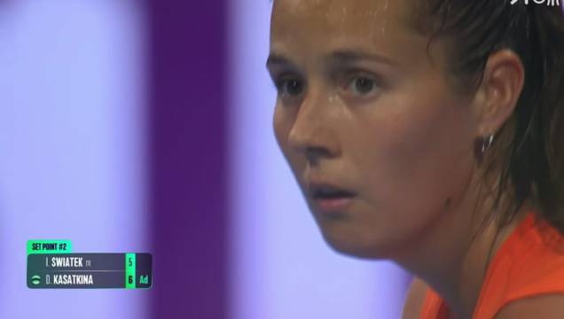 卡萨金娜首盘7:5力克斯瓦泰克，WTA多哈赛迎突破