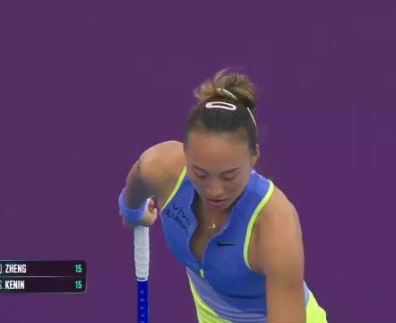 “太燃了！郑钦文首秀轰出20记Ace 集锦 郑钦文2比1击败 肯宁”