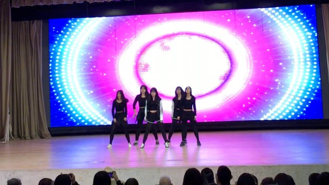 宋雨琦高中舞台视频曝光，街舞社社长时期台风稳健