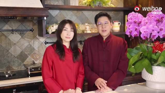 郭晶晶霍启刚中粤双语拜年