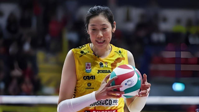 杀红了眼？24-25落后，朱婷上演最疯狂一幕，最霸气一球诞生了